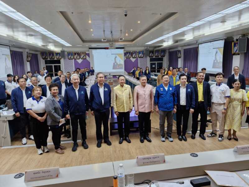 กรอ จังหวัดมุกดาหาร ร่วมกับหอการค้าไทย ขับเคลื่อนและกระตุ้นเศรษฐกิจชายแดน