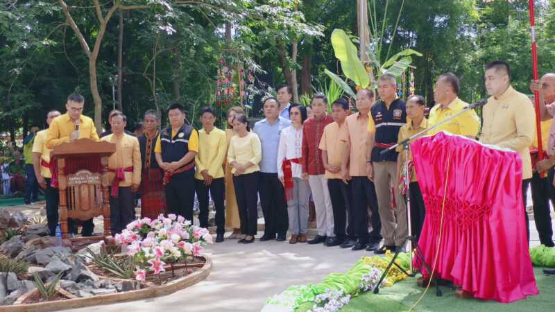 ผู้ว่าศรีสะเกษเปิดงานพิธียกเสาเอกเสาโทกรรชัรร์โฎนตา บูชาบรรพบุรุษ