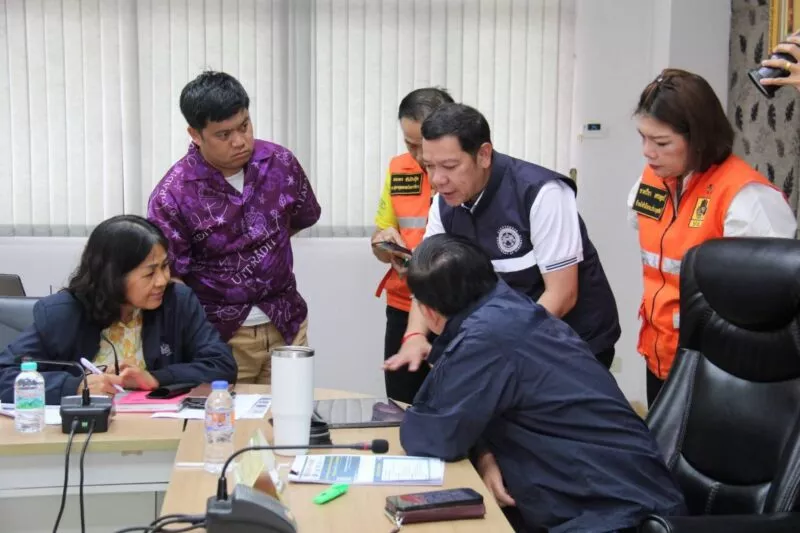 ผอ.ศูนย์ป้องกันฯ อุตรดิตถ์ ร่วมประชุมด่วน เตรียมพร้อมรับมือพายุ ‘วิภา’ สทนช.และชลประทานร่วมบริหารจัดการน้ำภาคเหนือ