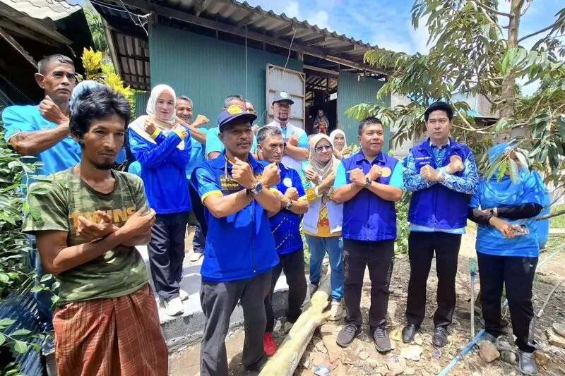 กำนันปุโรง ผนึกกำลังทุกภาคส่วน นำอดีตผู้เสพโค่นต้นกระท่อม 3 ต้น ปลูกจิตสำนึกต้านยาเสพติด สร้างชุมชนปลอดภัย