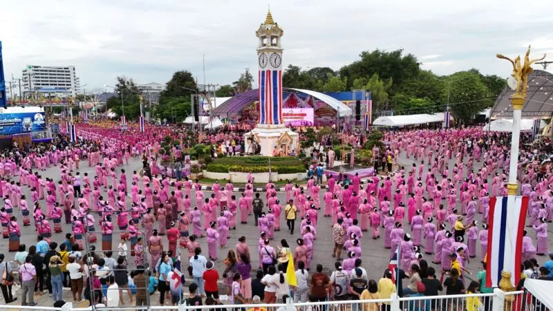 มท.2 เปิดงานเฉลิมฉลอง 160 ปี เมืองมหาสารคาม พร้อมร่วมฟ้อนรำกับนางรำกว่า 16,000 คน