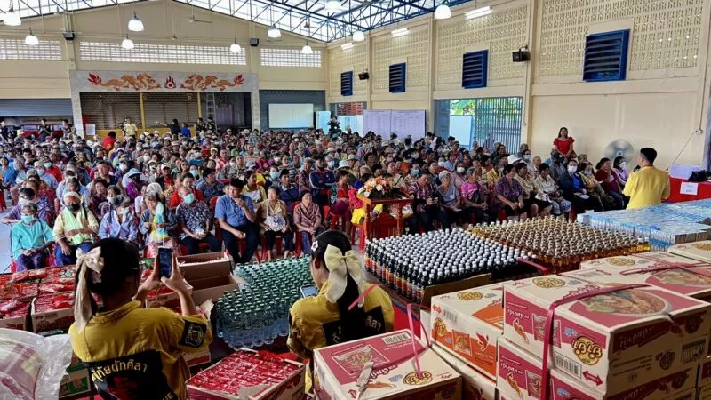 สมาคมชาวจังหวัดมหาสารคาม มอบสิ่งของบรรเทาทุกข์ ในงาน “ประเพณีทิ้งกระจาด (ซิโกว) ประจำปี 2568”