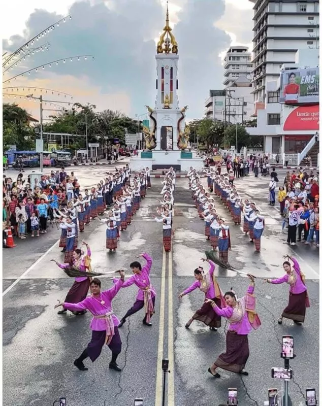 เทศบาลมุกฯแข่งเรือยาวออกพรรษา  ชิงถ้วยพระราชทานสมเด็จพระเทพรัตนราชสุดาฯ