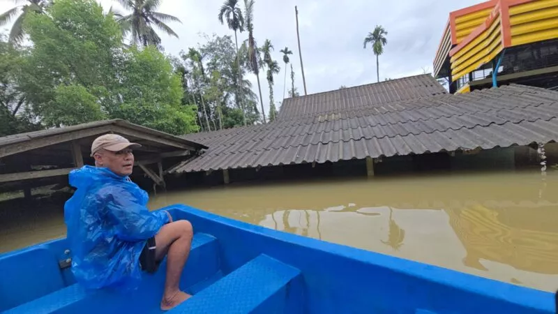 น้ำท่วมนราฯ ยังขยายวงกว้างเป็น 9 อำเภอแล้ว ฝนไม่มีทีท่าจะหยุด ต้องเร่งอพยพชาวบ้านที่อาศัยอยู่ในจุดวิกฤต 25 จุด