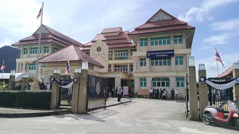 “คึกคัก”บรรยากาศการเปิดรับสมัครเลือกตั้งสมาชิกสภาผู้แทนราษฎร (ส.ส.) แบบแบ่งเขต จังหวัดพังงา