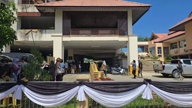 ชาวนราฯโอด ขั้นตอนเงินเยียวยาอุทกภัยทำยุ่งยาก ยืนต่อคิวร้านถ่ายเอกสารทั้งวัน