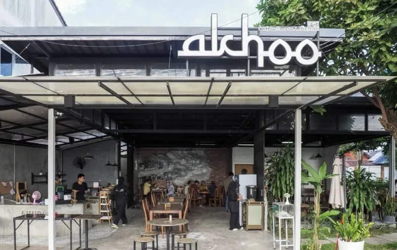 ‘ทวี’ ผนึก กำนันเพื่อน’ บุกร้านดัง ‘อาคูว’ นราธิวาส ติวเข้มเลือกตั้ง-ประชามติ 3 ใบ