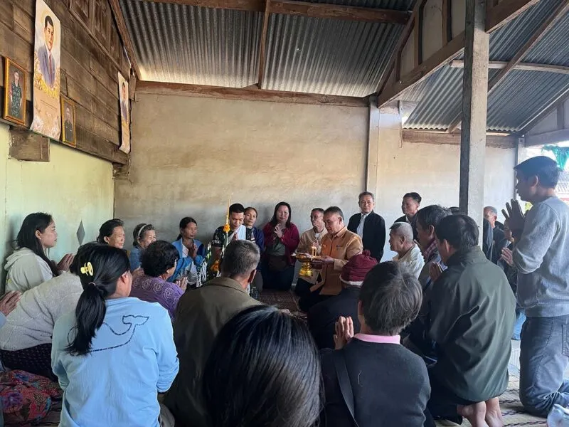 ชาวบ้านแห่รับขวัญ พลทหารเรืองศักดิ์ พร้อมโชว์ของดีประจำกาย