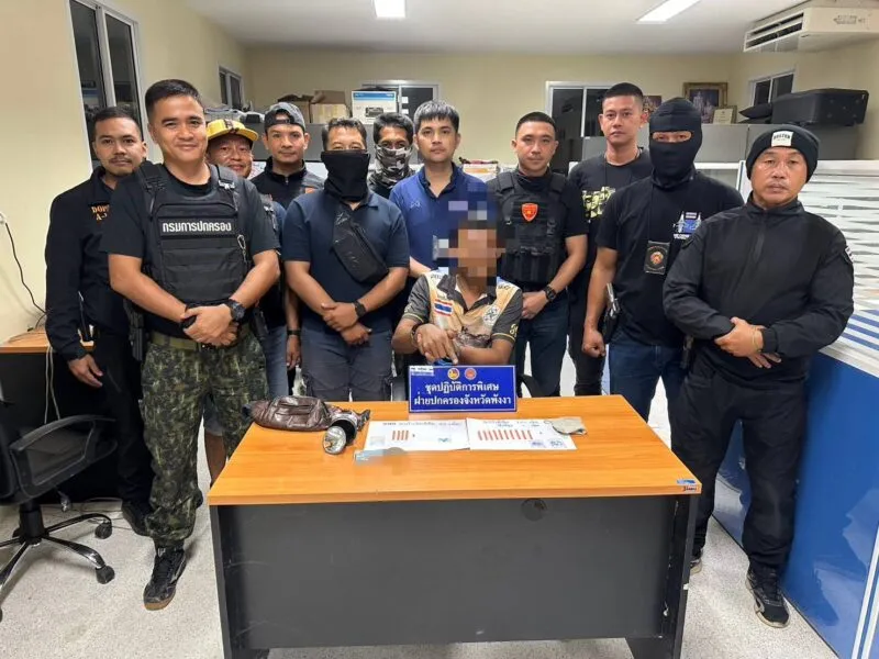 พังงาเดินหน้าปราบปรามยาเสพติด รับร้องเรียนชาวบ้านหวาดกลัว บุกจับ 2 ผู้ต้องหา