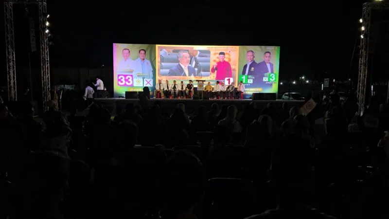 “ประชาชาติ” เปิดเวทีปราศรัยนราธิวาส คลื่นมหาชนนับหมื่นแห่ฟังปราศรัย “วันนอร์” มั่นใจแลนด์สไลด์ชายแดนใต้ กวาด ส.ส. ทะลุ 10 ที่นั่ง