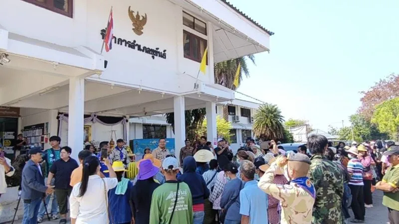 ชาวบ้านลุกฮือ เรียกร้องนับคะแนนใหม่ การเลือกตั้ง ส.ส.ศรีสะเกษ เขต 6 อ้างพบพิรุธหลาย