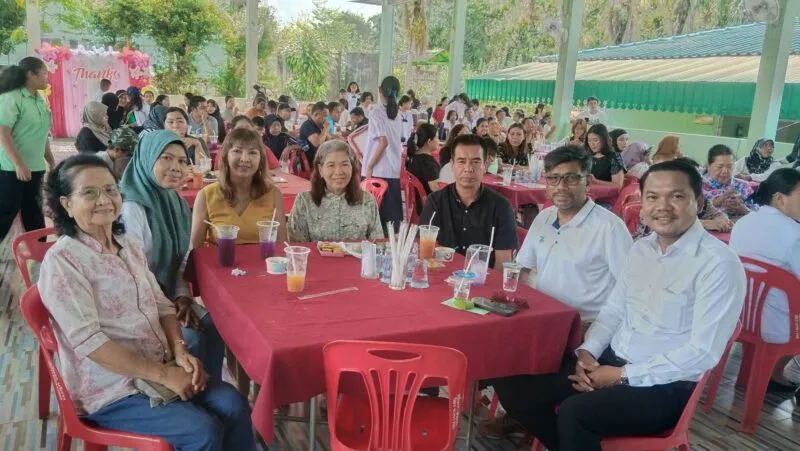 เลี้ยงน้ำชาเพื่อการศึกษา ไทยรัฐวิทยา 54 ระดมทุนพัฒนาห้องเรียน