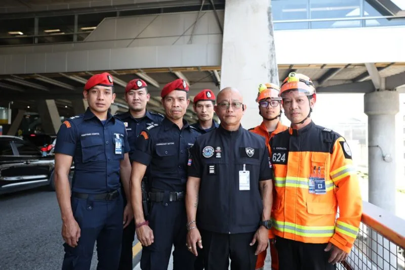 เจ้าหน้าที่รักษาความปลอดภัยท่าอากาศยานสุวรรณภูมิ เข้าช่วยเหลือผู้โดยสารแสดงพฤติกรรมเสี่ยงได้ทันท่วงที