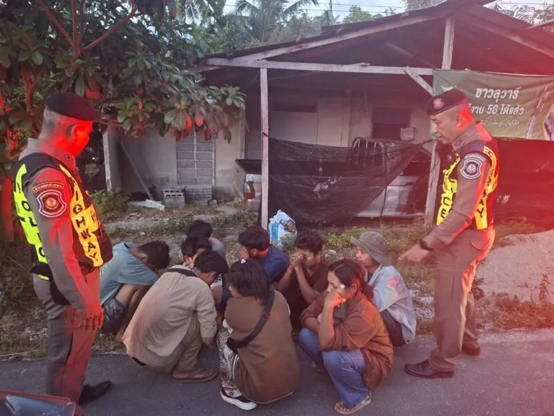 รวบ 9 แรงงานเมียนมาซุกเก๋ง! ตำรวจทางหลวงสกัดจับกลางดึกคาด่านรือเสาะ