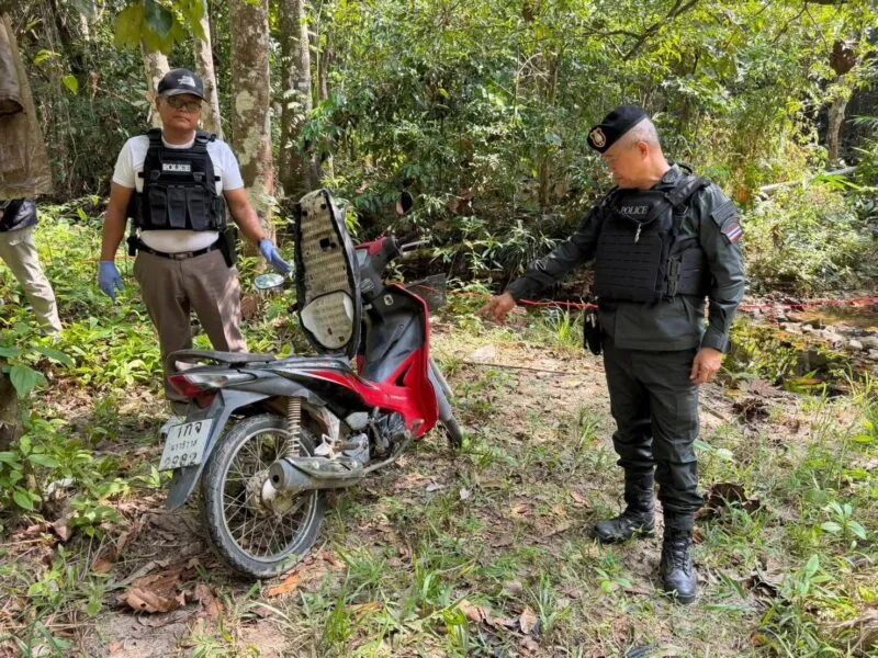 ฉก.ทพ.48 เข้าตรวจสอบ จยย.ต้องสงสัยในพื้นที่ เจาะไอร้อง พบเป็นรถถูกโจรกรรม