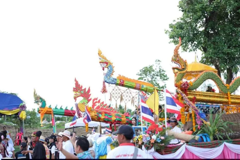 พลังศรัทธา “บั้งไฟอีสานล้านนา” สะเทือนป่าแดด!