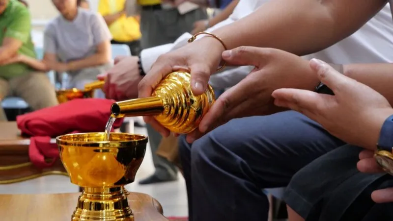 พระราชวชิรคณาทร (เจ้าคุณแจ้) ดร.เจ้าอาวาสวัดบางพลีใหญ่กลาง ประกอบพิธีเจริญพระพุทธมนต์ ครบรอบ 6 ปี ศูนย์แพทย์ชุมชน วัดบางพลีใหญ่กลาง