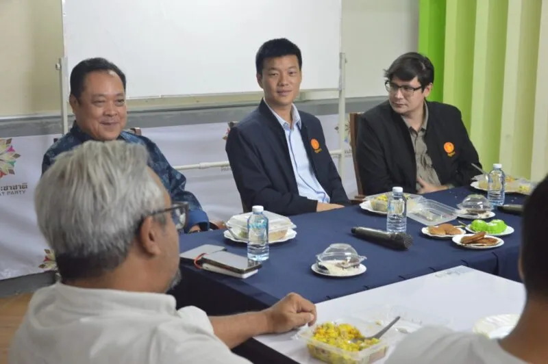 เขย่ากระบวนการยุติธรรม! เท้งผู้นำฝ่ายค้าน-โรม ลุยใต้ จี้ถามปม ปืนของรัฐ-คนของรัฐ ลอบยิง สส.กมลศักดิ์
