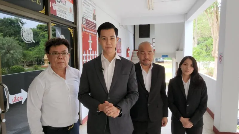 รมช.กอล์ฟส่งผู้ประสานงานศูนย์พิทักษ์สิทธิ์ ศธ.และทีมกฎหมาย ประกบ ช่วยเหลือ นักศึกษาสาวเสริฟ์หมูกระทะ เหยื่อร้อยตำรวจตรีมือจก