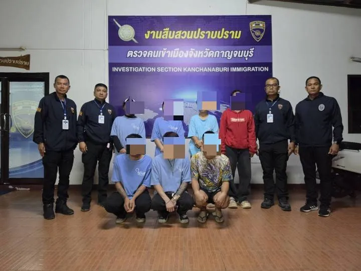 ตม. กาญจน์ บุกจับแม่ค้าเจ้าของร้านหมูกระทะ พร้อมพนักงานชาวลาว 6 คน หลังตรวจสอบพบไม่มีใบอนุญาตทำงาน