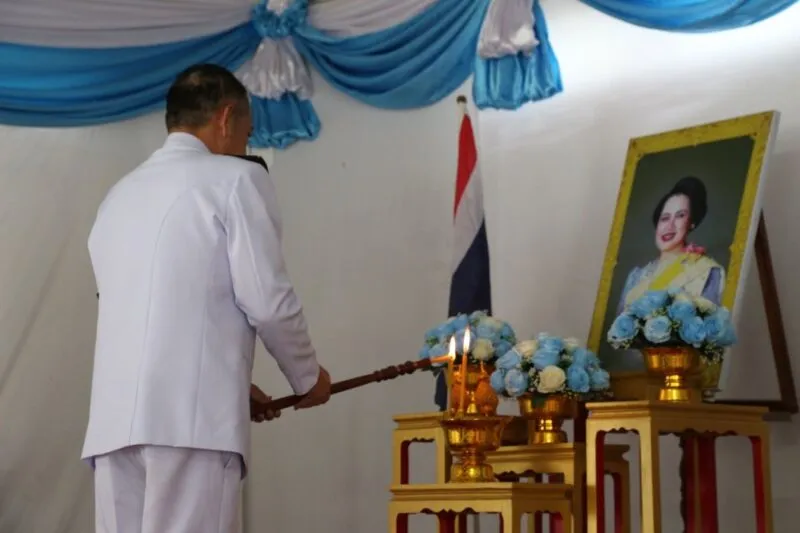 เรือนจำอำเภอทองผาภูมิ จัดพิธีทำบุญตักบาตร-ถวายราชสดุดี เฉลิมพระเกียรติ พระบรมราชชนนีพันปีหลวง 12 สิงหาคม 2569