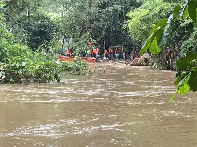 น้ำป่าท่วม อ.ทองผาภูมิ ทหาร ร.29 ทุ่มสรรพกำลังช่วยเหลือประชาชน จัดกำลังพลเฝ้าระวังพื้นที่เสี่ยง