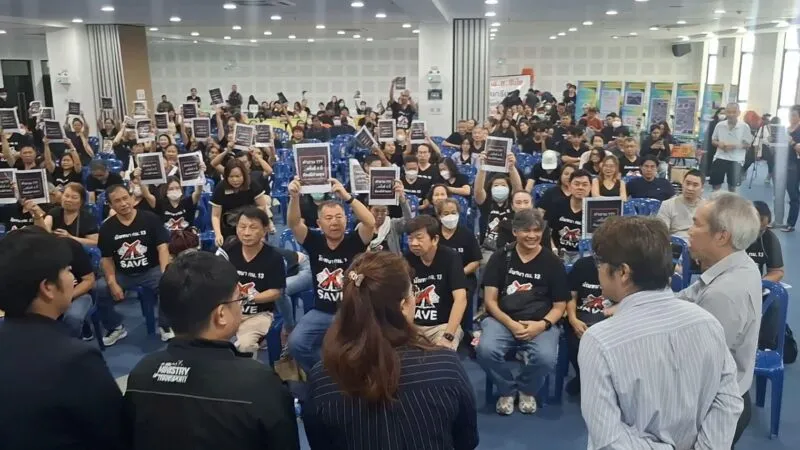 ชาวบ้านรวมตัวคัดค้านการออกแบบถนนเทพารักษ์-เทพรัตน์ ถึงสนามบินสุวรรณภูมิ ประชุมรอบที่ 4 ไม่สมบูรณ์เหตุประธานที่ประชุมไม่มา