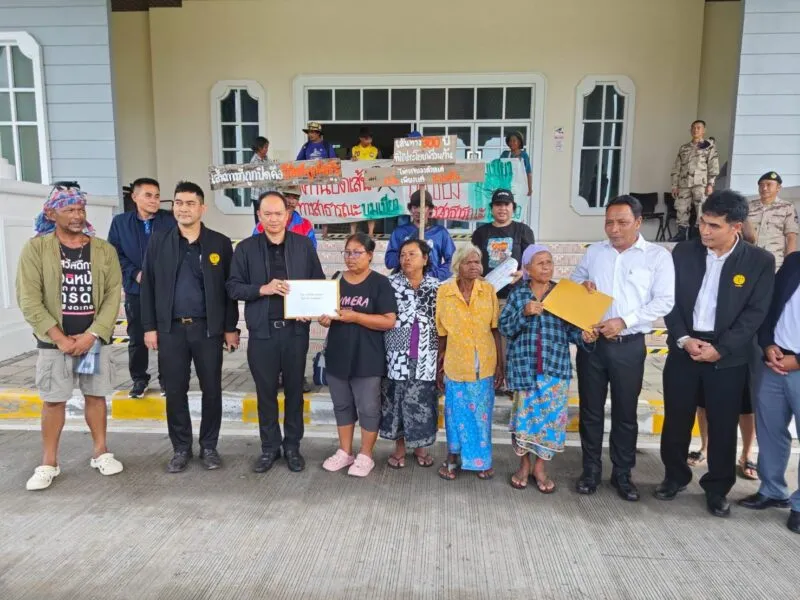 ชาวบ้านมอแกลนทับตะวัน–บนไร่ ยื่นหนังสือติดตามและผลักดันการแก้ไขปัญหาความเดือดร้อนของชาวเลในพื้นที่