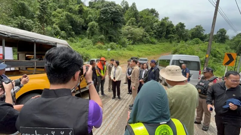 ผวจ. ลงพื้นที่ตรวจติดตามแนวทางการแก้ไขปัญหาสภาพผิวถนนที่ชำรุด สาย 323 สายทองผาภูมิ – สังขละบุรี