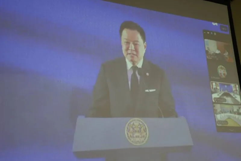 ผวจ. นำทีมส่วนราชการรับฟังการแถลงข่าวและรับมอบนโยบาย “เปิดปฏิบัติการปราบนอมินี บังคับจำหน่ายและตรวจสอบการถือครองที่ดินกลุ่มเสี่ยง”
