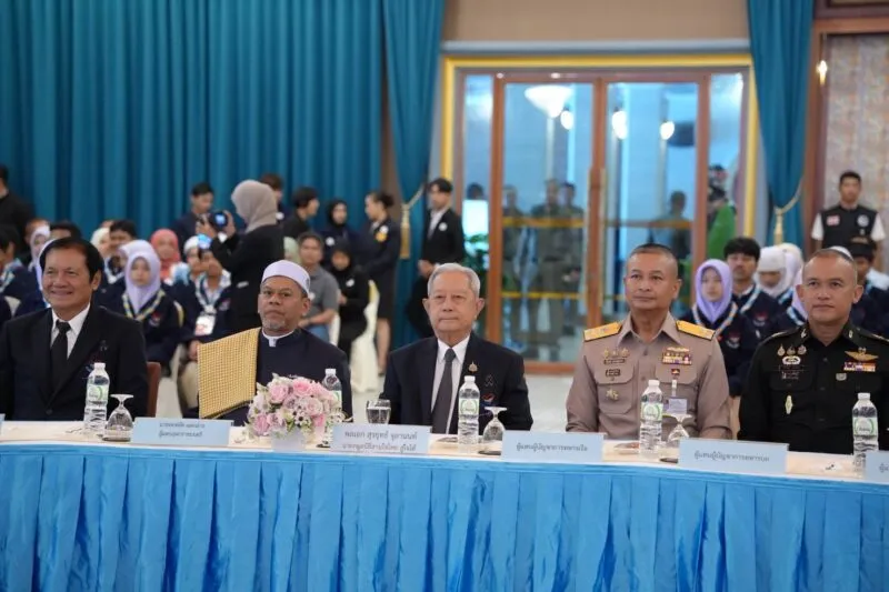 ‘พล.อ.สุรยุทธ์’ ปิดโครงการ ‘สานใจไทย สู่ใจใต้’ รุ่น 47 ฝากเยาวชนยึดหลักเศรษฐกิจพอเพียง สร้างคนดีคู่ความรู้และคุณธรรม