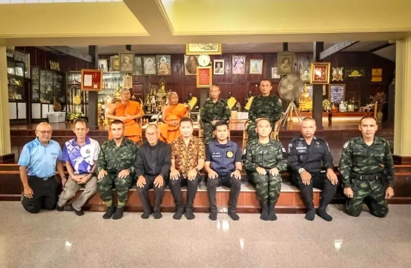 แม่ทัพภาคที่ 4 เดินทางเข้านมัสการเจ้าอาวาสวัดประชุมชลธารา ย้ำความมุ่งมั่นดูแลประชาชนทุกกลุ่ม
